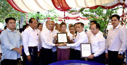 ខេត្តកំពត៖ នៅរសៀលថ្ងៃសៅរ៍ ៦រោច ខែជេស្ឋ ឆ្នាំមមី អដ្ឋស័ក ព.ស ២០៥៧០ ត្រូវនឹងថ្ងៃទី៦ ខែមិថុនា ឆ្នាំ២០២៦ ដោយមានការយកចិត្តទុកដាក់របស់ ឯកឧត្តម ឧត្តមសេនីយ៍ឯក បណ្ឌិត តុប នេត អគ្គនាយក នៃអគ្គនាយកដ្ឋានអត្តសញ្ញាណកម្ម ឯកឧត្តម ឧត្តមសេនីយ៍ឯក សុក ធី